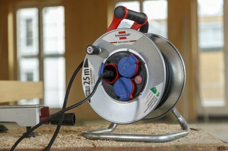 Garant S IP44 kabelhaspel 25m AT-N05V3V3-F 3G1,5 zwart