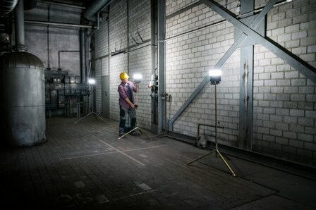 Mobiele LED batterijgevoede schijnwerper 360&deg; BF 3000 MA 3000lm, IP54