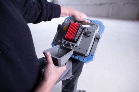 Professional Mobiele LED Hybride Spotlight BS 8050 MH, osch Professional 18V System, 7900lm, IP55