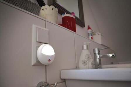 LED-orienteringslicht OL 02R met schemeringssensor