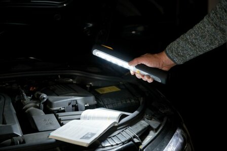 Led-handlamp met batterij HL 300 AD 300lm, met dynamo,&nbsp;haak, magneet, USB