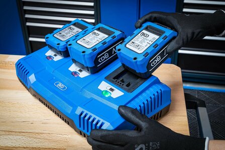 Multilader 3 x 2,5 A 18 V