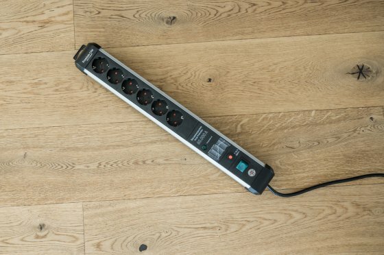 60.000a stekkerdoos met overspanningsbeveiliging 6-voudig 5m h05vv-f 3g1,5