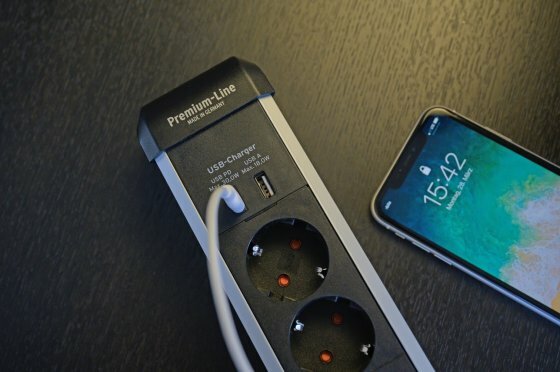 Stekkerdoos met usb 6-voudig 3m h05vv-f 3g1,5