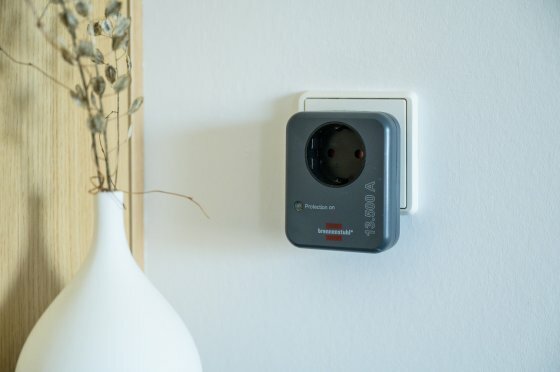 Beveiligingsadapter tegen overspanning 13.500A Antraciet
