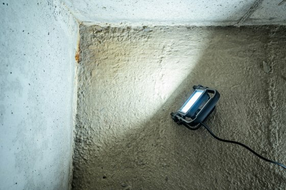 Mobiele LED-bouwlamp JARO 3060 M, 2300lm, 20W, 2m H07RN-F 3G1,0, IP65