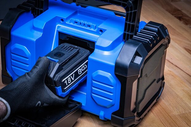 Accu DAB-radio hybride 18 V en 230 V zonder accu
