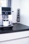 Hoekaansluitdoosstrook met usb laadfunctie 6-weg 4x b eschermend contactdoos & 2x euro zilver zwart
